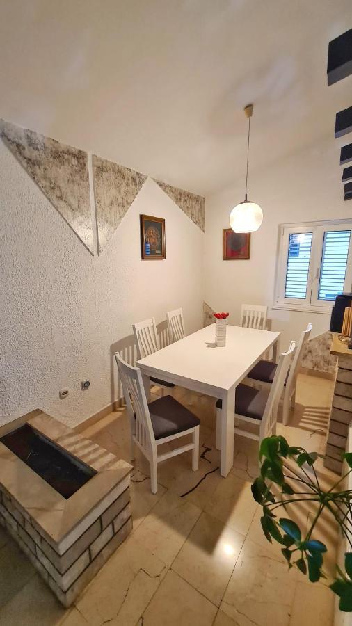 Apartment Navita Makarska Bagian luar foto